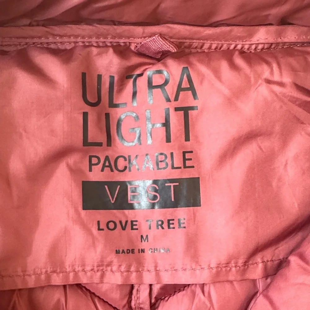 Love Tree Women's Quilted Packable Puffer Vest Size Medium Dark Pink - Picture 2 of 12